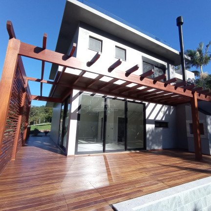 Imagem Casa com 3 Quartos à Venda, 339 m² em Praia De Taquaras - Balneário Camboriú