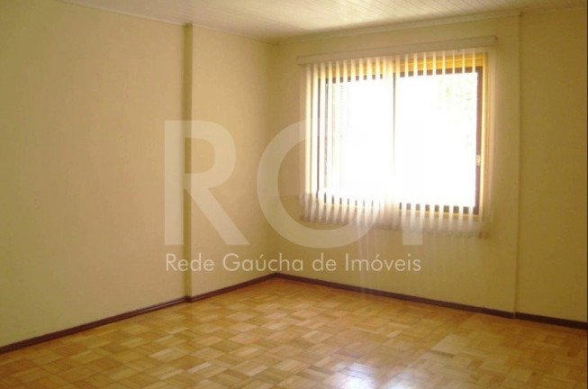 Imagem Casa com 2 Quartos à Venda, 326 m² em Vila Jardim - Porto Alegre Imagem Casa com 2 Quartos à Venda, 326 m² em Vila Jardim - Porto Alegre