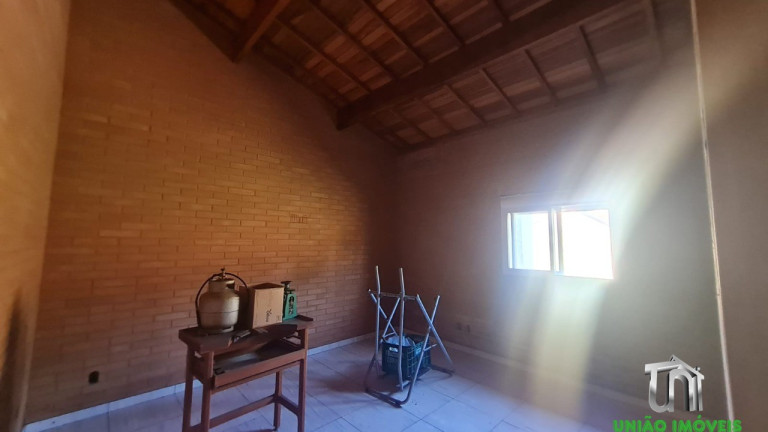 Imagem Imóvel com 3 Quartos à Venda, em Arara Dos Pereiras - Bragança Paulista Imagem Imóvel com 3 Quartos à Venda, em Arara Dos Pereiras - Bragança Paulista
