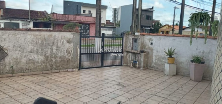 Imagem Sobrado com 2 Quartos à Venda, em Florida - Praia Grande Imagem Sobrado com 2 Quartos à Venda, em Florida - Praia Grande