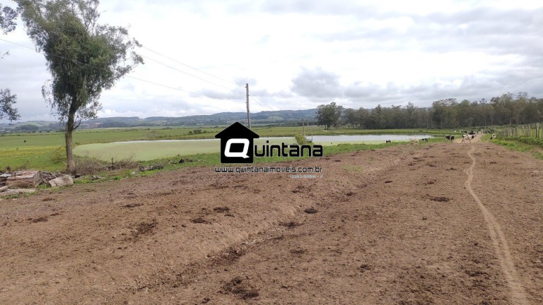 Imagem Imóvel com 3 Quartos à Venda, 660.000 m² em Fragata - Pelotas Imagem Imóvel com 3 Quartos à Venda, 660.000 m² em Fragata - Pelotas