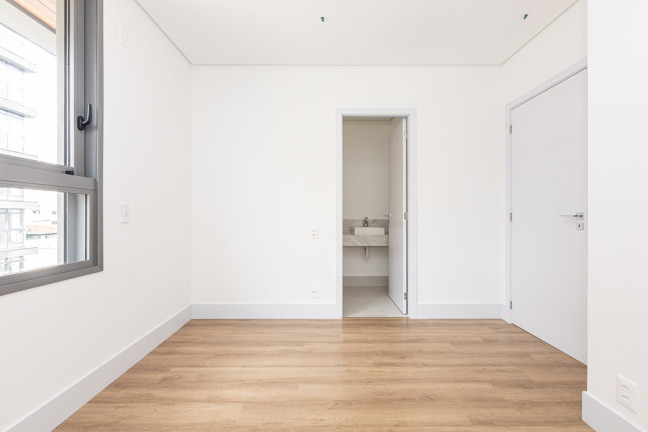 Imagem Apartamento com 3 Quartos à Venda, 151 m² em Batel - Curitiba