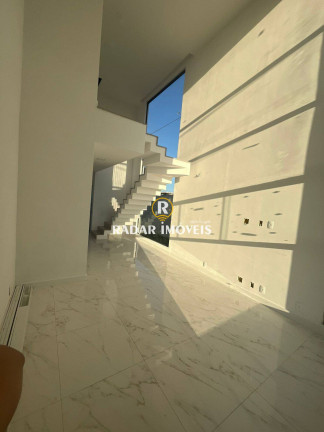 Imagem Casa com 3 Quartos à Venda, 252 m² em Nova São Pedro - São Pedro Da Aldeia Imagem Casa com 3 Quartos à Venda, 252 m² em Nova São Pedro - São Pedro Da Aldeia