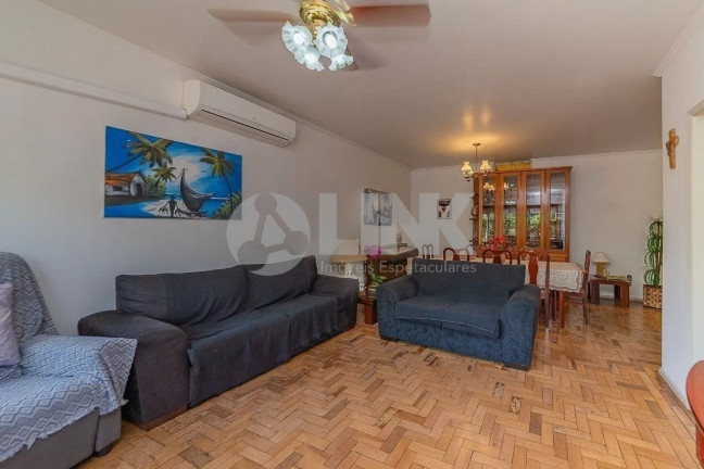 Imagem Casa com 3 Quartos à Venda, 258 m² em Chácara Das Pedras - Porto Alegre