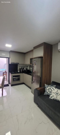 Sobrado com 3 Quartos à Venda, 124 m² em Guanabara - Joinville