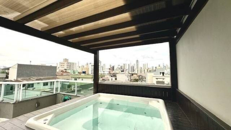 Imagem Casa com 3 Quartos à Venda, 400 m² em Nações - Balneário Camboriú
