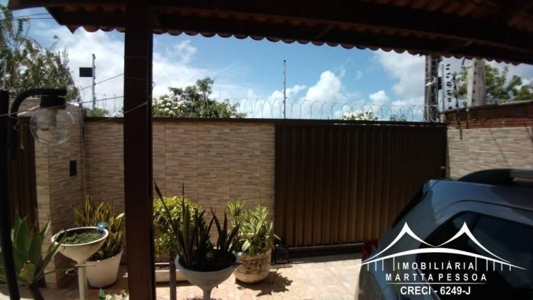 Imagem Casa com 3 Quartos à Venda, 250 m² em Emaus - Parnamirim