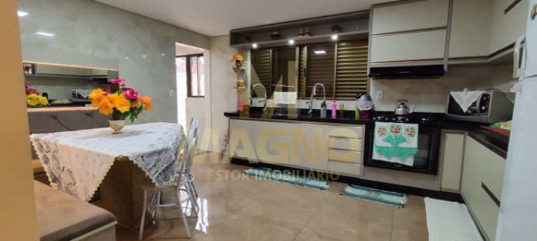 Imagem Sobrado com 4 Quartos à Venda, 211 m² em Cancelli - Cascavel