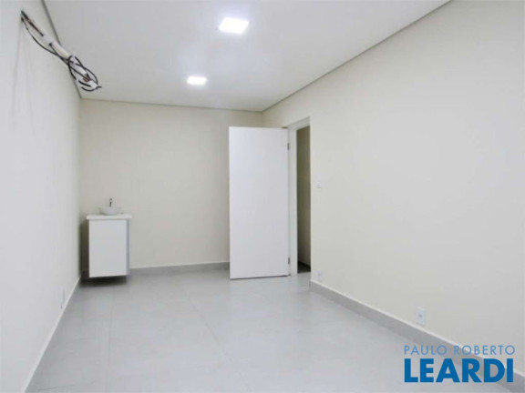Imagem Sobrado com 9 Quartos à Venda, 250 m² em Centro - Santo André Imagem Sobrado com 9 Quartos à Venda, 250 m² em Centro - Santo André