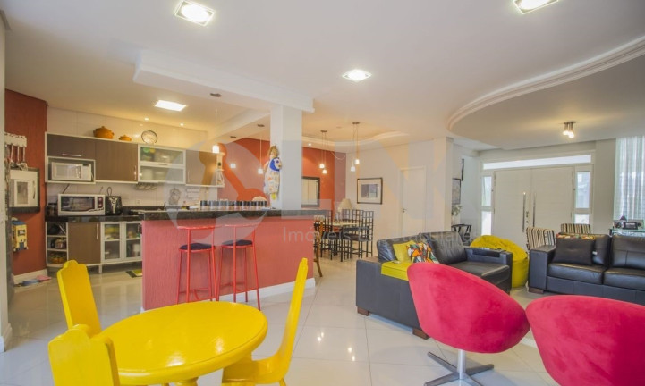 Imagem Casa com 3 Quartos à Venda, 222 m² em Ecoville - Porto Alegre Imagem Casa com 3 Quartos à Venda, 222 m² em Ecoville - Porto Alegre