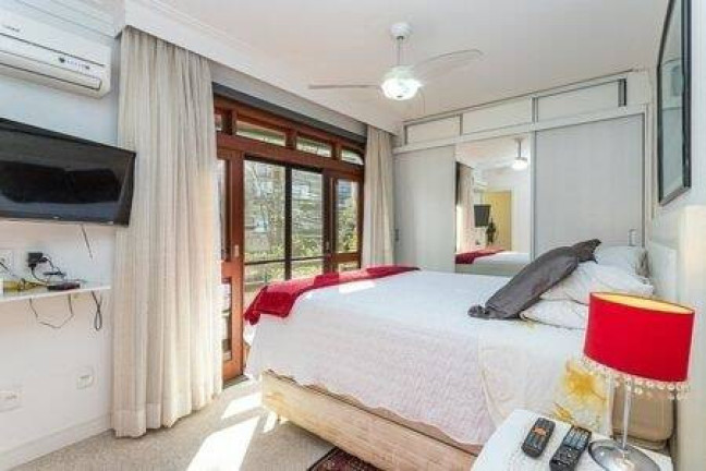 Imagem Apartamento com 3 Quartos à Venda, 99 m² em Rio Branco - Porto Alegre Imagem Apartamento com 3 Quartos à Venda, 99 m² em Rio Branco - Porto Alegre