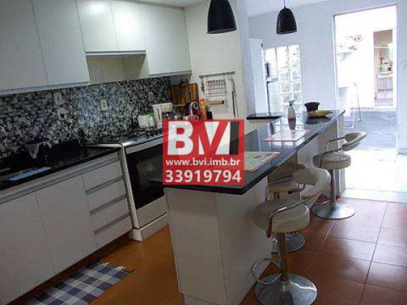 Imagem Casa com 5 Quartos à Venda, 150 m² em Vila Kosmos - Rio De Janeiro