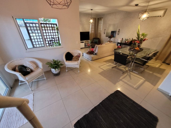 Imagem Casa com 3 Quartos à Venda, 204 m² em Edson Queiroz - Fortaleza Imagem Casa com 3 Quartos à Venda, 204 m² em Edson Queiroz - Fortaleza