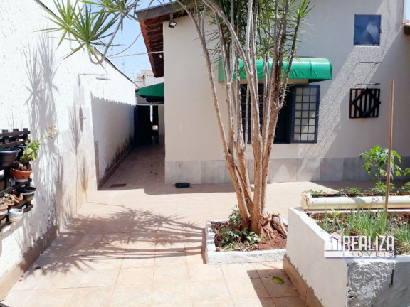 Imagem Casa com 4 Quartos à Venda, 480 m² em Santa Maria - Uberaba Imagem Casa com 4 Quartos à Venda, 480 m² em Santa Maria - Uberaba