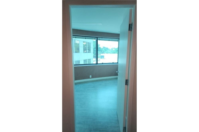 Sala Comercial à Venda, 39 m² em Pinheiros - São Paulo