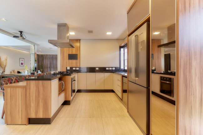 Imagem Casa com 2 Quartos à Venda, 297 m² em Pinheirinho - Curitiba Imagem Casa com 2 Quartos à Venda, 297 m² em Pinheirinho - Curitiba