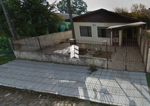 Casa com 2 Quartos à Venda,  em Patronato - Santa Maria