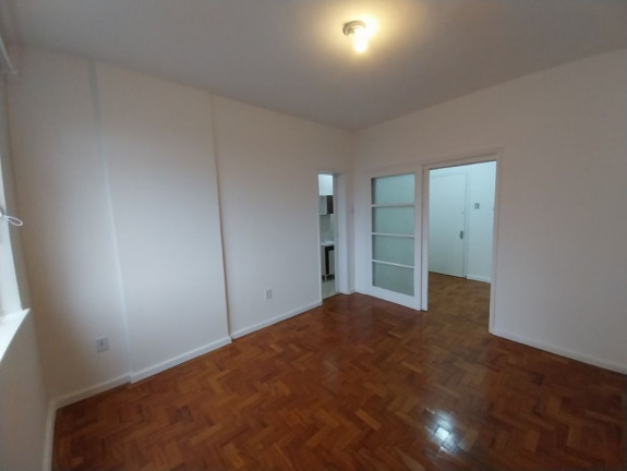 Imagem Apartamento com 1 Quarto à Venda, 30 m² em Centro Histórico - Porto Alegre Imagem Apartamento com 1 Quarto à Venda, 30 m² em Centro Histórico - Porto Alegre