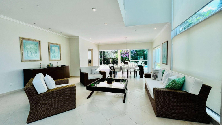 Imagem Casa com 5 Quartos à Venda, 327 m² em Riviera Módulo 20 - Bertioga Imagem Casa com 5 Quartos à Venda, 327 m² em Riviera Módulo 20 - Bertioga