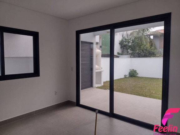 Imagem Casa com 3 Quartos à Venda, 156 m² em Campeche - Florianópolis Imagem Casa com 3 Quartos à Venda, 156 m² em Campeche - Florianópolis