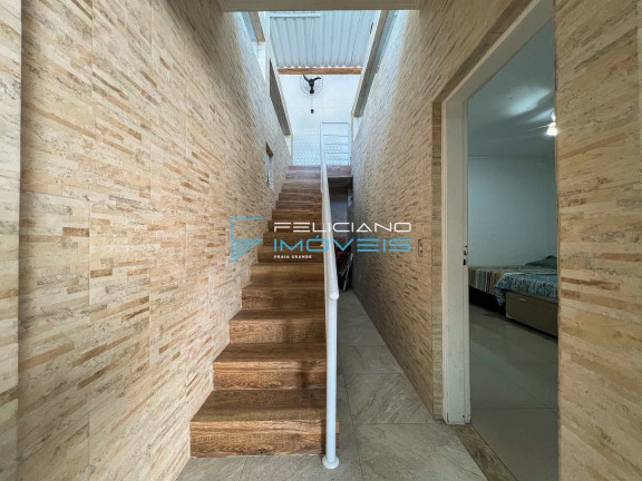 Imagem Casa com 6 Quartos à Venda, 167 m² em Canto Do Forte - Praia Grande Imagem Casa com 6 Quartos à Venda, 167 m² em Canto Do Forte - Praia Grande