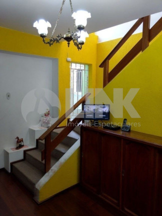 Imagem Casa com 5 Quartos à Venda, 260 m² em Vila Ipiranga - Porto Alegre Imagem Casa com 5 Quartos à Venda, 260 m² em Vila Ipiranga - Porto Alegre