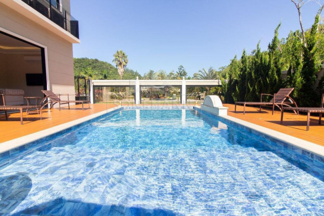 Imagem Casa com 3 Quartos à Venda, 440 m² em Centro - Itapema