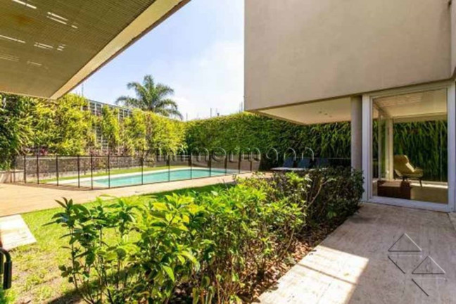 Casa com 4 Quartos à Venda, 640 m² em Alto De Pinheiros - São Paulo