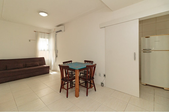 Imagem Imóvel com 1 Quarto à Venda, 28 m² em Cidade Baixa - Porto Alegre Imagem Imóvel com 1 Quarto à Venda, 28 m² em Cidade Baixa - Porto Alegre