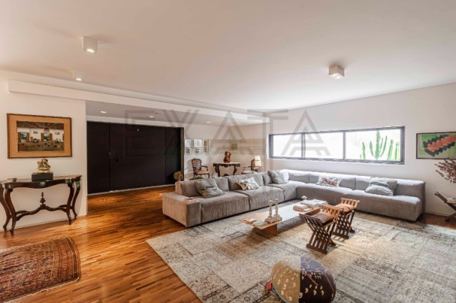 Imagem Casa com 3 Quartos à Venda, 512 m² em Jardim Leonor - São Paulo Imagem Casa com 3 Quartos à Venda, 512 m² em Jardim Leonor - São Paulo
