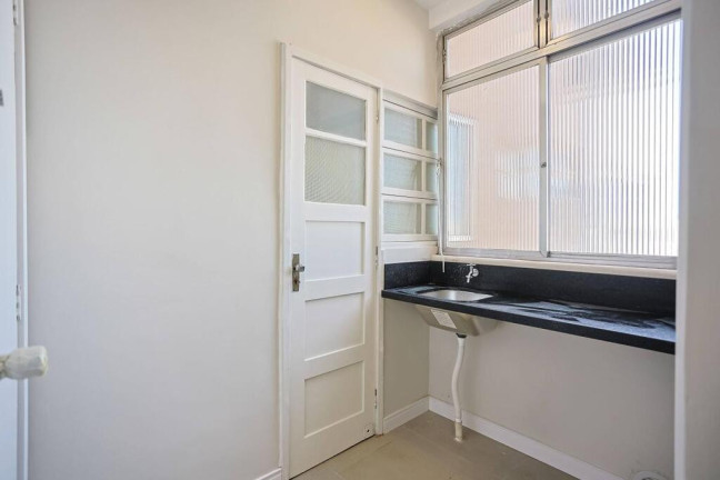 Imagem Imóvel com 2 Quartos à Venda, em Moinhos De Vento - Porto Alegre Imagem Imóvel com 2 Quartos à Venda, em Moinhos De Vento - Porto Alegre