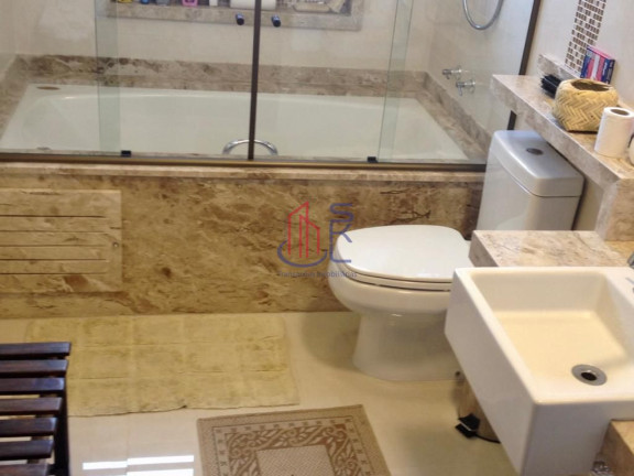 Imagem Casa com 4 Quartos à Venda, 297 m² em Centro - Guararema