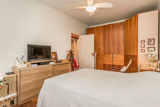 Imagem Imóvel com 2 Quartos à Venda, 60 m² em São João - Porto Alegre Imagem Imóvel com 2 Quartos à Venda, 60 m² em São João - Porto Alegre