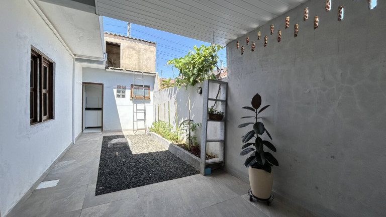 Imagem Casa com 2 Quartos à Venda, 57 m² em Igara - Canoas Imagem Casa com 2 Quartos à Venda, 57 m² em Igara - Canoas