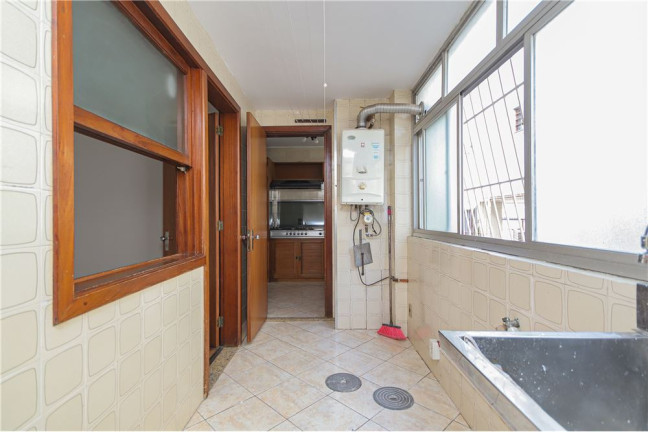 Imagem Apartamento com 3 Quartos à Venda, 135 m² em Higienópolis - Porto Alegre Imagem Apartamento com 3 Quartos à Venda, 135 m² em Higienópolis - Porto Alegre