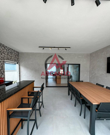 Imagem Casa com 3 Quartos à Venda, 271 m² em Tanque - Atibaia