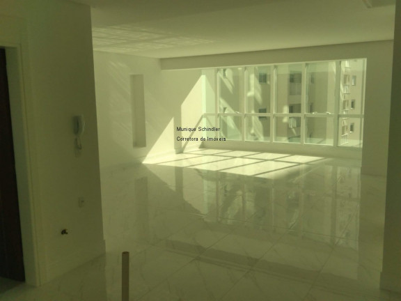 Imagem Imóvel com 3 Quartos à Venda, 182 m²em Centro - Balneário Camboriú Imagem Imóvel com 3 Quartos à Venda, 182 m²em Centro - Balneário Camboriú
