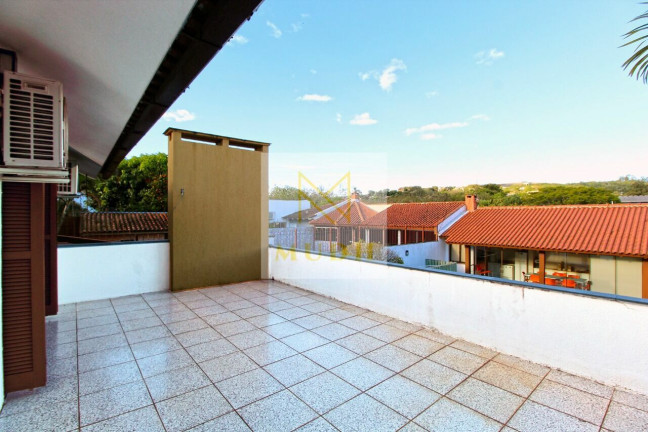Imagem Casa com 4 Quartos à Venda, 300 m² em Ipanema - Porto Alegre Imagem Casa com 4 Quartos à Venda, 300 m² em Ipanema - Porto Alegre