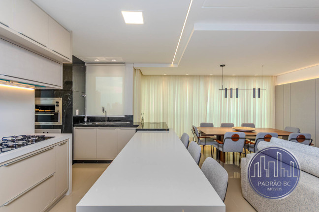 Imagem Apartamento com 3 Quartos à Venda, 129 m² em Centro - Balneário Camboriú Imagem Apartamento com 3 Quartos à Venda, 129 m² em Centro - Balneário Camboriú