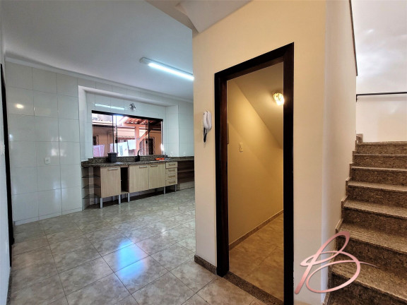 Imagem Sobrado com 3 Quartos à Venda, 231 m² em Centro - Balneário Camboriú Imagem Sobrado com 3 Quartos à Venda, 231 m² em Centro - Balneário Camboriú