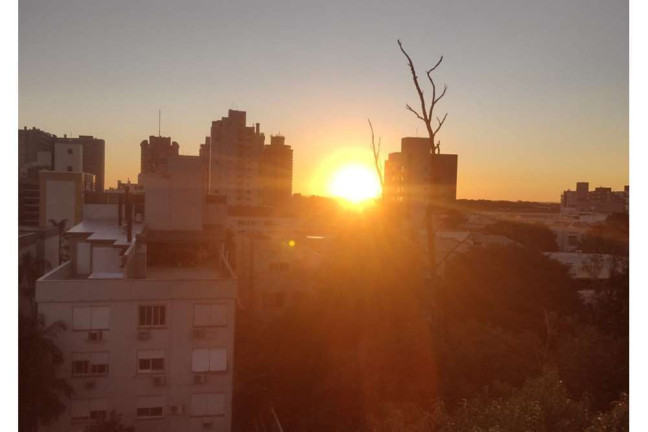 Imagem Apartamento com 3 Quartos à Venda, 120 m² em Menino Deus - Porto Alegre