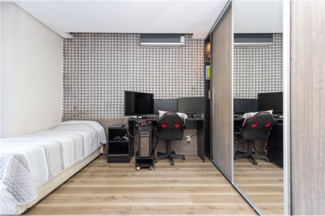 Imagem Casa com 5 Quartos à Venda, 550 m² em Chácara Das Pedras - Porto Alegre Imagem Casa com 5 Quartos à Venda, 550 m² em Chácara Das Pedras - Porto Alegre