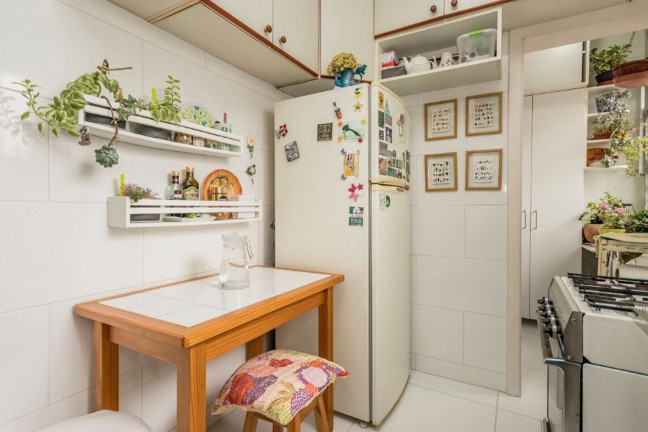 Imagem Imóvel com 2 Quartos à Venda, 60 m² em São João - Porto Alegre Imagem Imóvel com 2 Quartos à Venda, 60 m² em São João - Porto Alegre