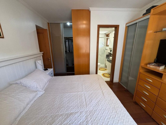 Imagem Imóvel com 4 Quartos à Venda, em Petrópolis - Porto Alegre Imagem Imóvel com 4 Quartos à Venda, em Petrópolis - Porto Alegre