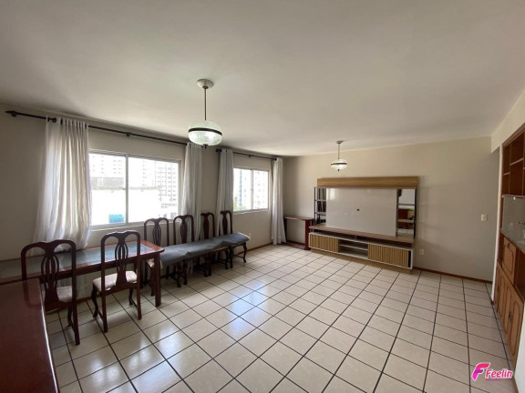 Imagem Apartamento com 4 Quartos à Venda, 122 m² em Centro - Florianópolis Imagem Apartamento com 4 Quartos à Venda, 122 m² em Centro - Florianópolis