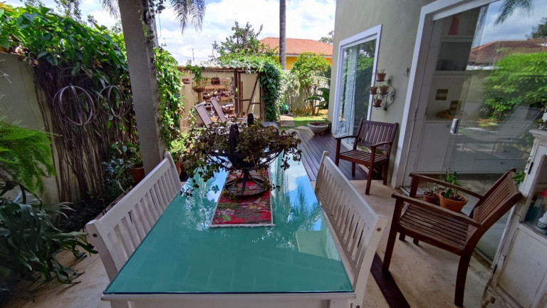 Imagem Casa com 4 Quartos à Venda, 230 m² em Chácara Das Paineiras - Carapicuíba Imagem Casa com 4 Quartos à Venda, 230 m² em Chácara Das Paineiras - Carapicuíba