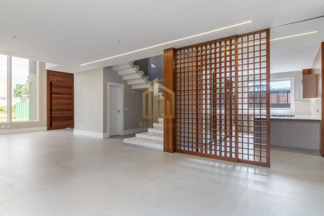Imagem Casa com 3 Quartos à Venda, 300 m² em Santa Felicidade - Curitiba Imagem Casa com 3 Quartos à Venda, 300 m² em Santa Felicidade - Curitiba