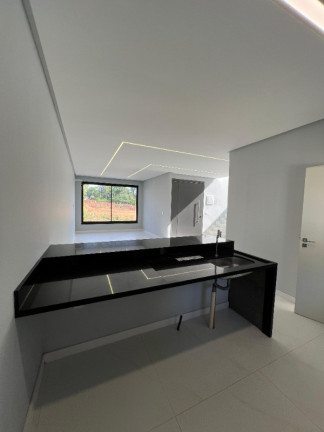 Imagem Casa com 4 Quartos à Venda, 250 m² em Ponta Negra - Manaus Imagem Casa com 4 Quartos à Venda, 250 m² em Ponta Negra - Manaus