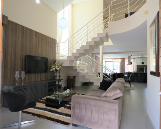 Imagem Casa com 3 Quartos à Venda, 300 m² em Anita Garibaldi - Joinville Imagem Casa com 3 Quartos à Venda, 300 m² em Anita Garibaldi - Joinville