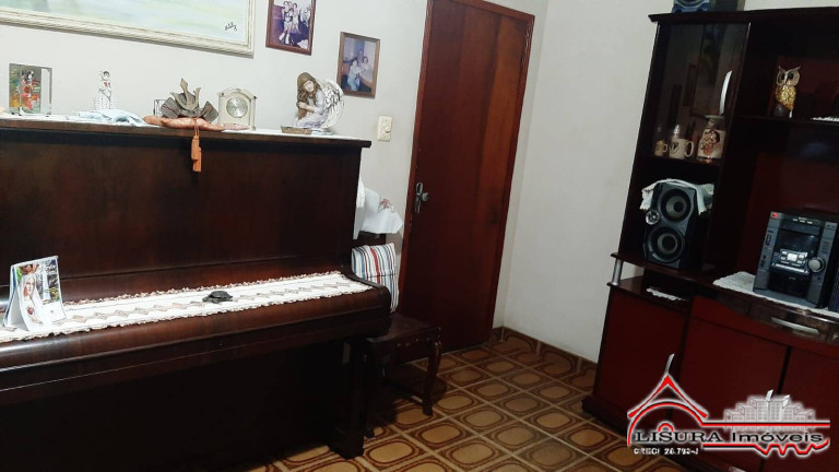 Imagem Casa com 3 Quartos à Venda, 156 m² em Centro - Jacareí Imagem Casa com 3 Quartos à Venda, 156 m² em Centro - Jacareí
